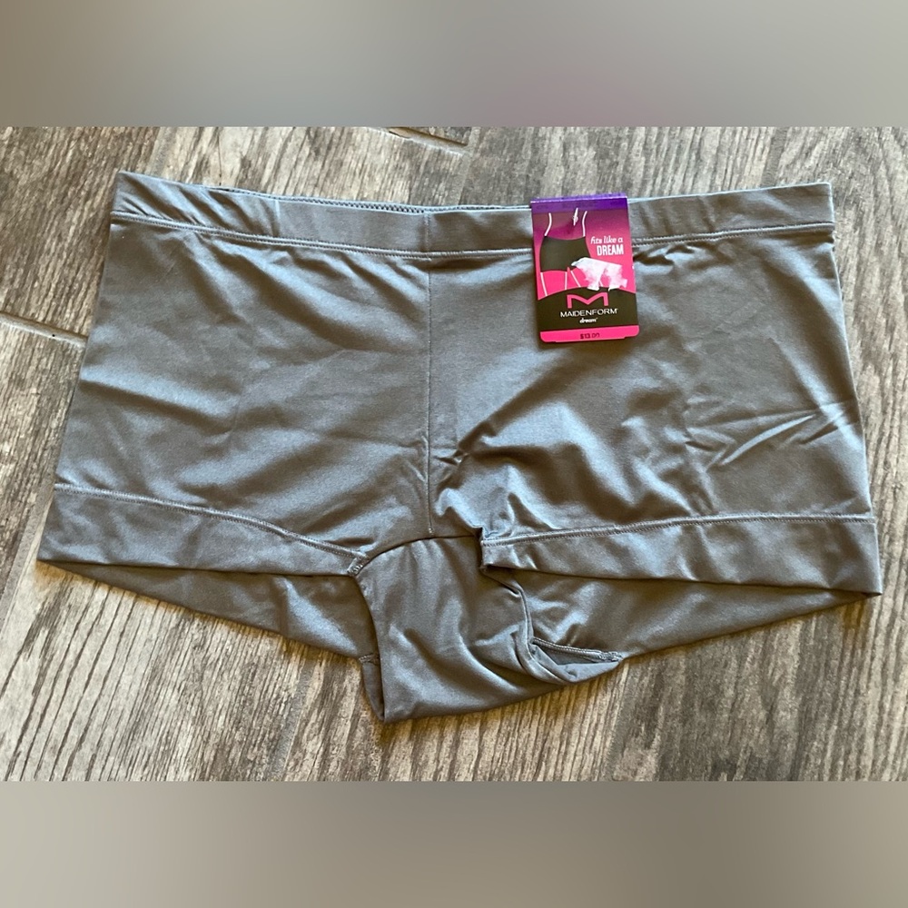 New with tags Maidenform Fits like a Dream Boyshort Panties Size 2XL/9 Grey